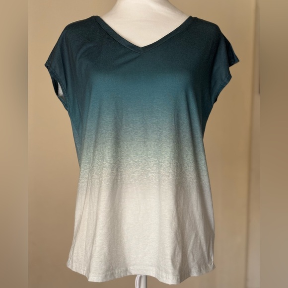 Tops - Gradient Teal and White Women's Top Size Medium
